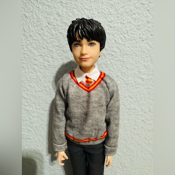 2018 Mattel Harry Potter Articulated 11in Doll Student Uniform NO ACCESSORIES - Picture 3 of 11